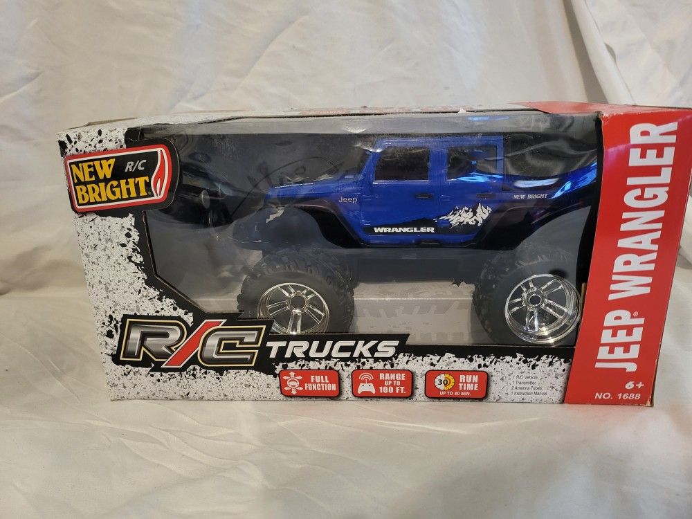 New bright R/C remote control Jeep Wrangler for Sale in Janesville, WI
