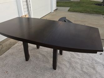 Great table for 6 or 10 person extendable wooden new