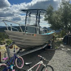 Valco Baja Bayrunner Fishing Boat 