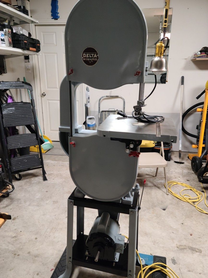 DELTA MILWAUKEE BAND SAW 14 INCH