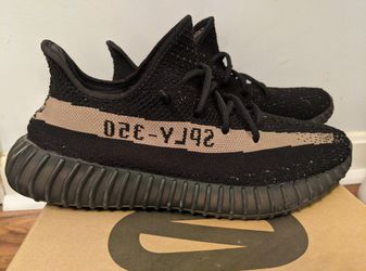 Size 9 Yeezy 350 core green black/green authentic for Sale in Bel 