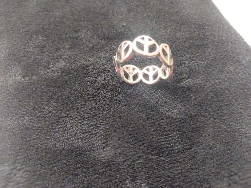 Beautiful 925 Sterling Silver Peace Ring Size 8-9. Solid Well Made 