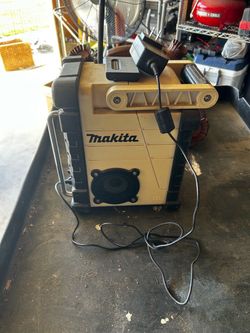Makita Jobsite Radio – Works Great