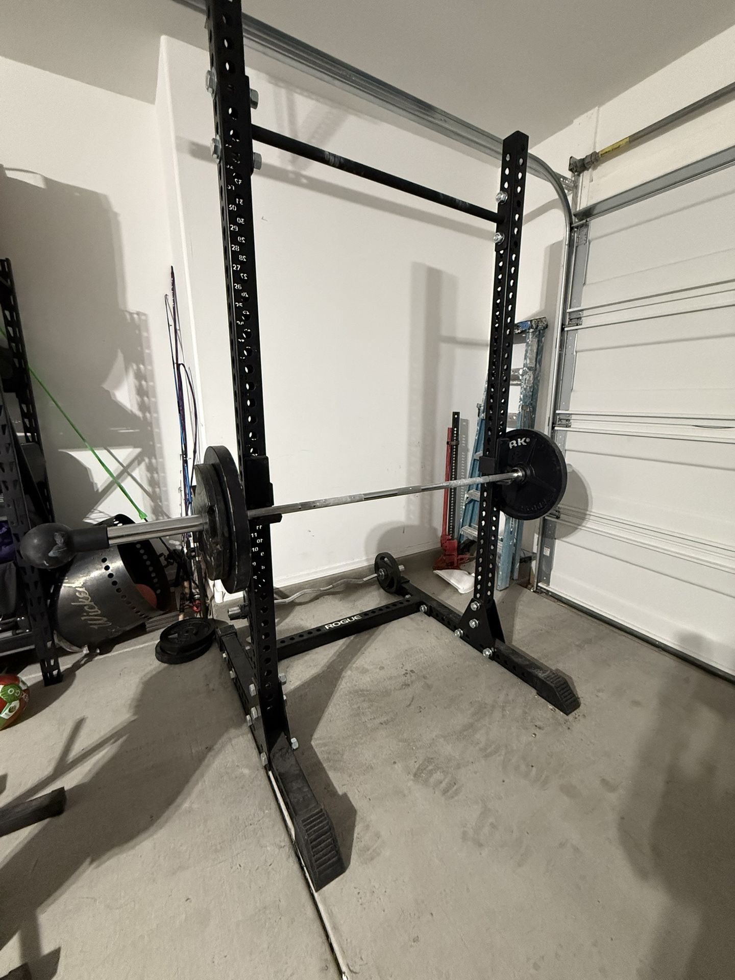 Rogue Squat And Bench Rack W/ Pull-up Bar