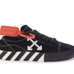 Off-White (New) Low Vulcanized Sneakers
