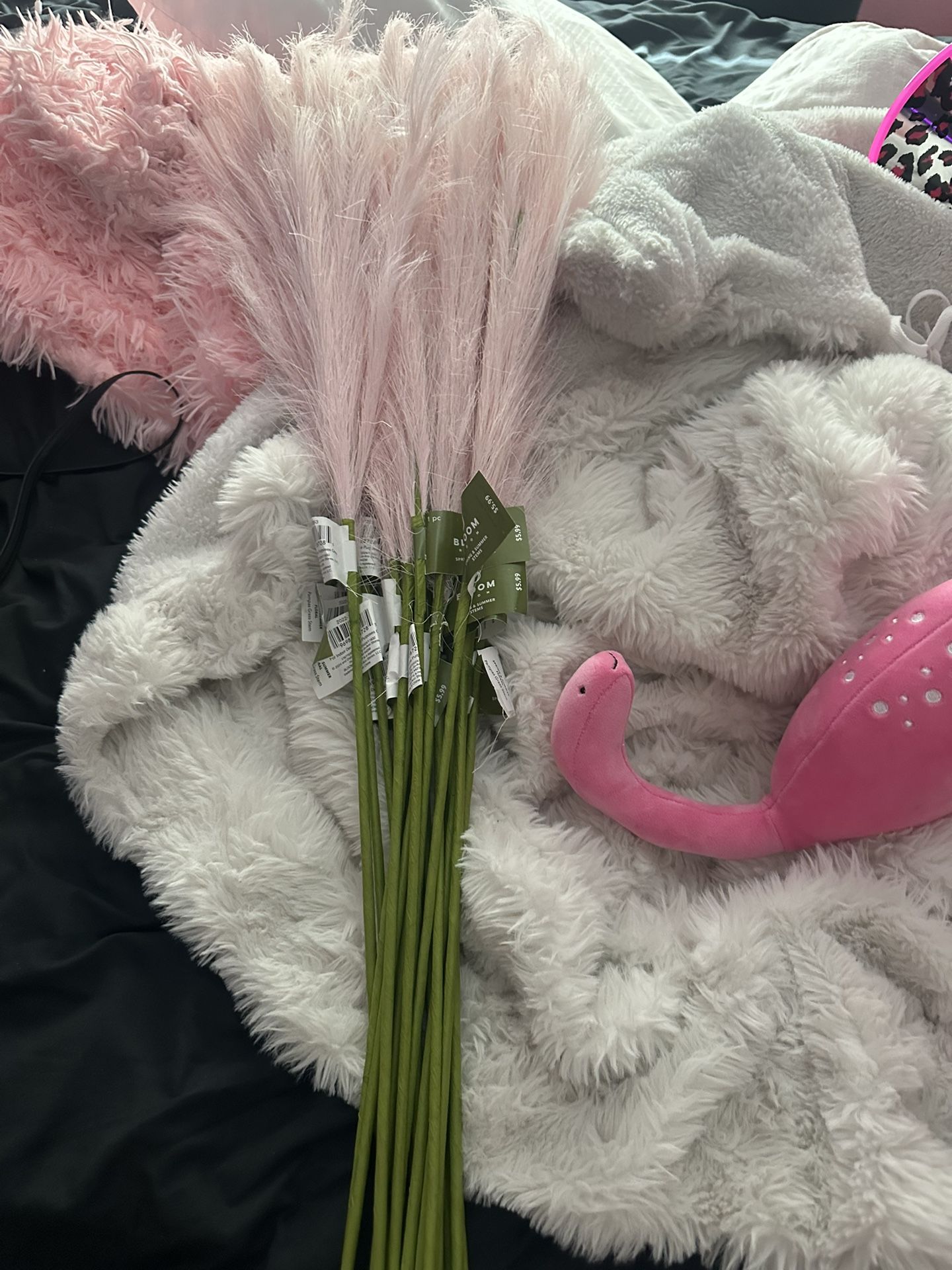 ✨ Pretty pink pampas bundle! Perfect for your next décor project 💕