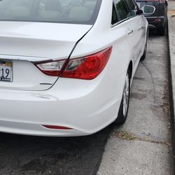 Hyundai  Sonata  2012