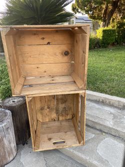 Crates & wine barrels