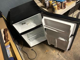 Galant double door mini fridge and freezer