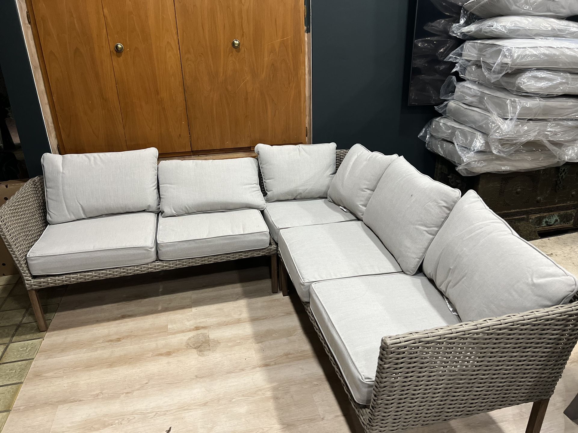 Oakshire 3 piece sale sectional