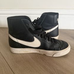 Nike blazers in Black 