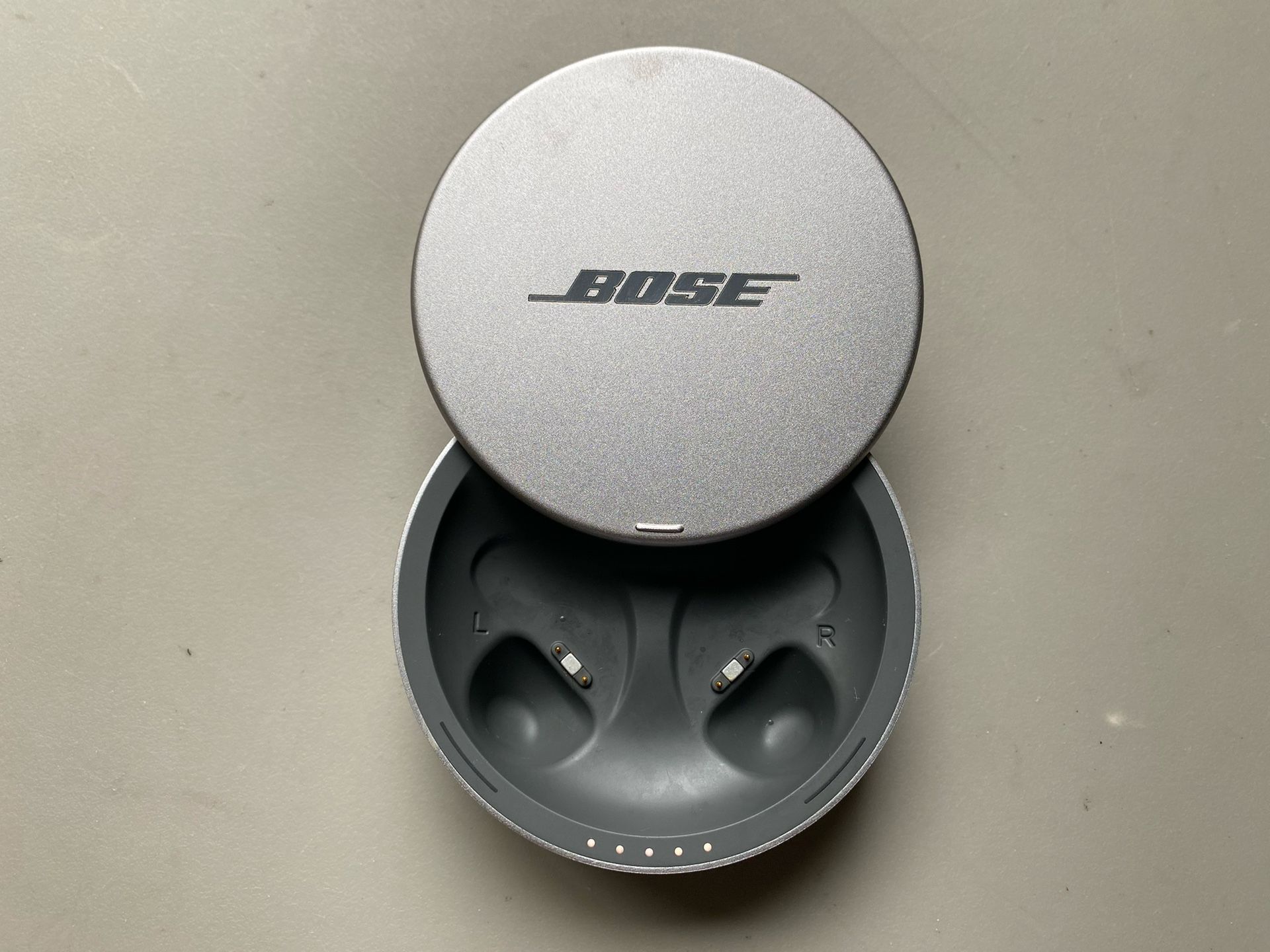 Bose Noise-masking Sleepbuds Charging Case