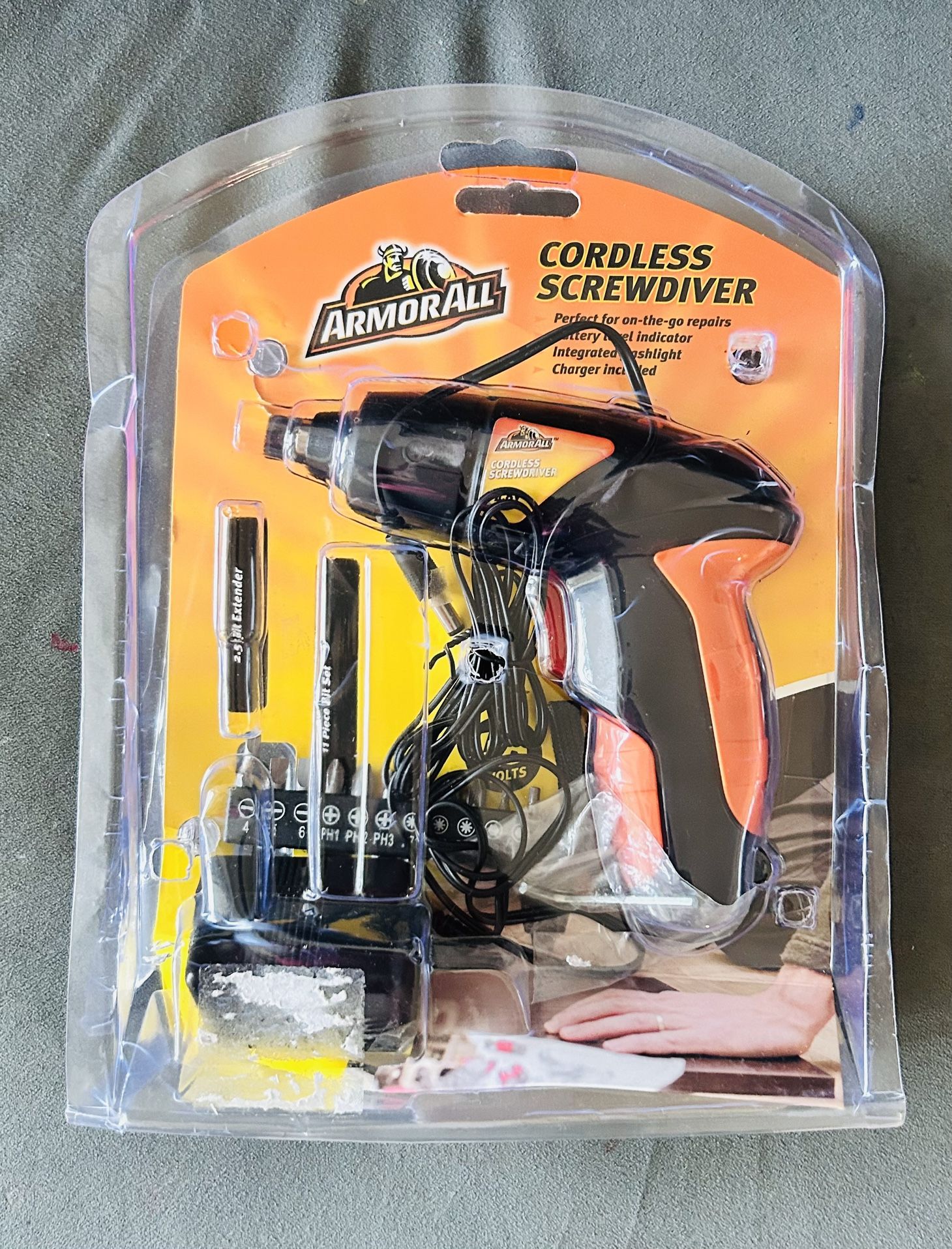 Cordless Scrediver