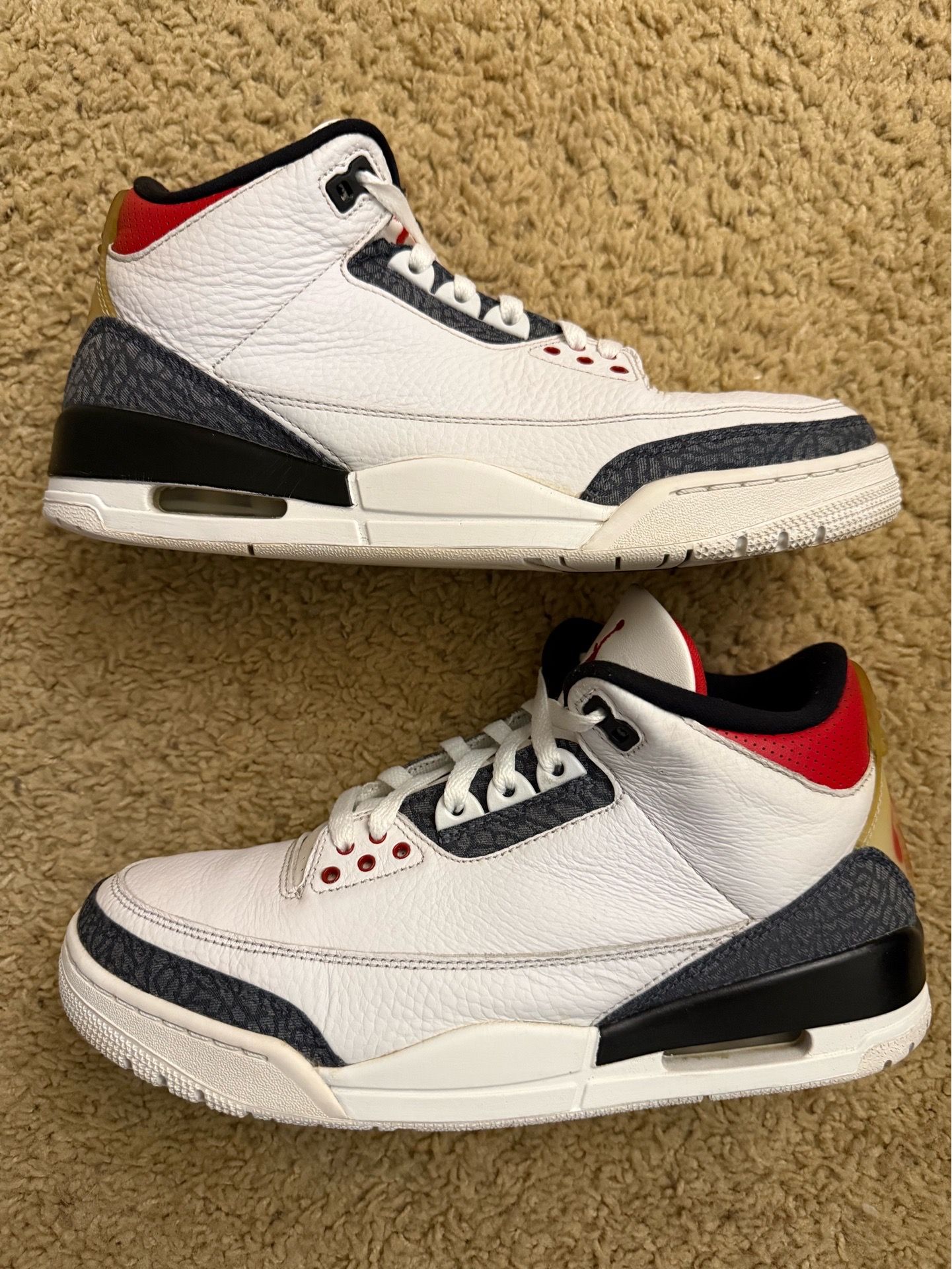 Size 9.5 (Pre owned, no box) - Air Jordan 3 retro denim fire red