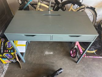 IKEA - desk / table