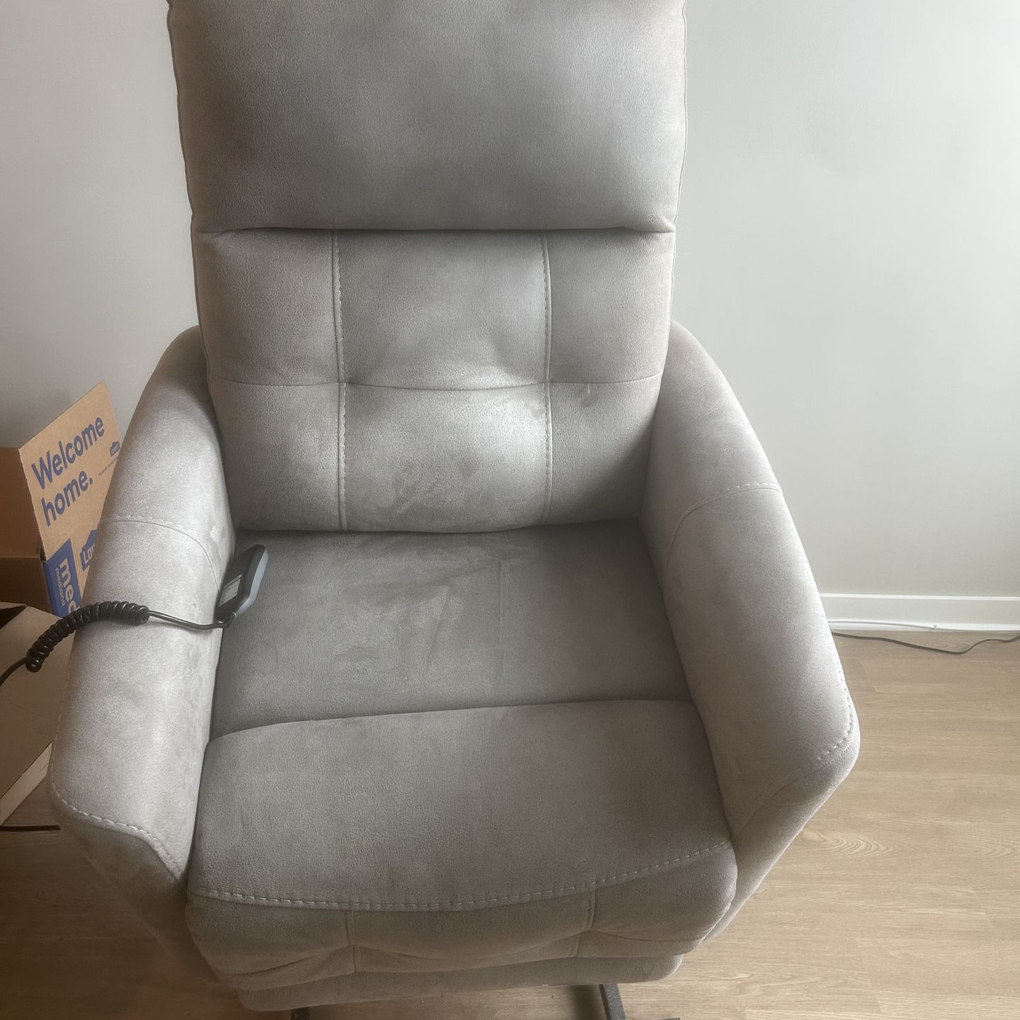 Lift chair excellent condition