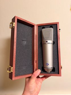 Neumann U 87 ai + Mount + Stand