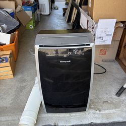 Honeywell Portable Air Conditioner w/ Cover