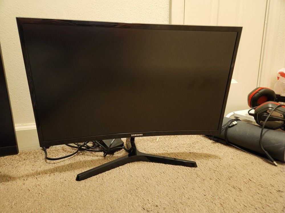 Samsung 24-inch curved gaming monitor