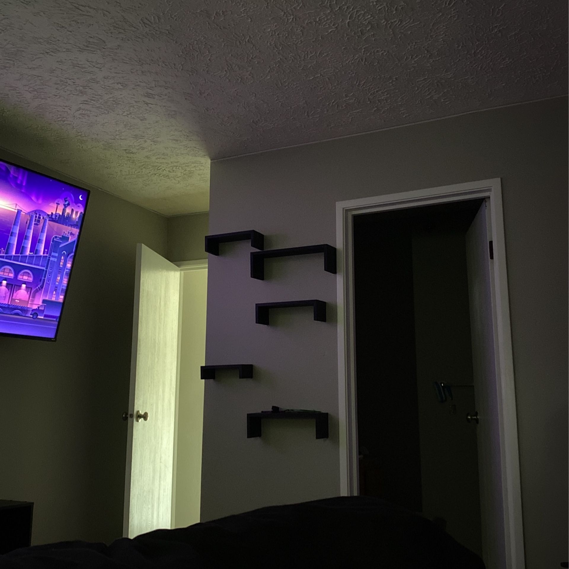 5 Black shelves