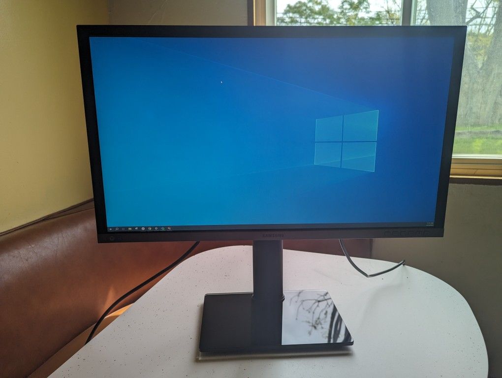 Samsung 28" LED Computer Monitor 