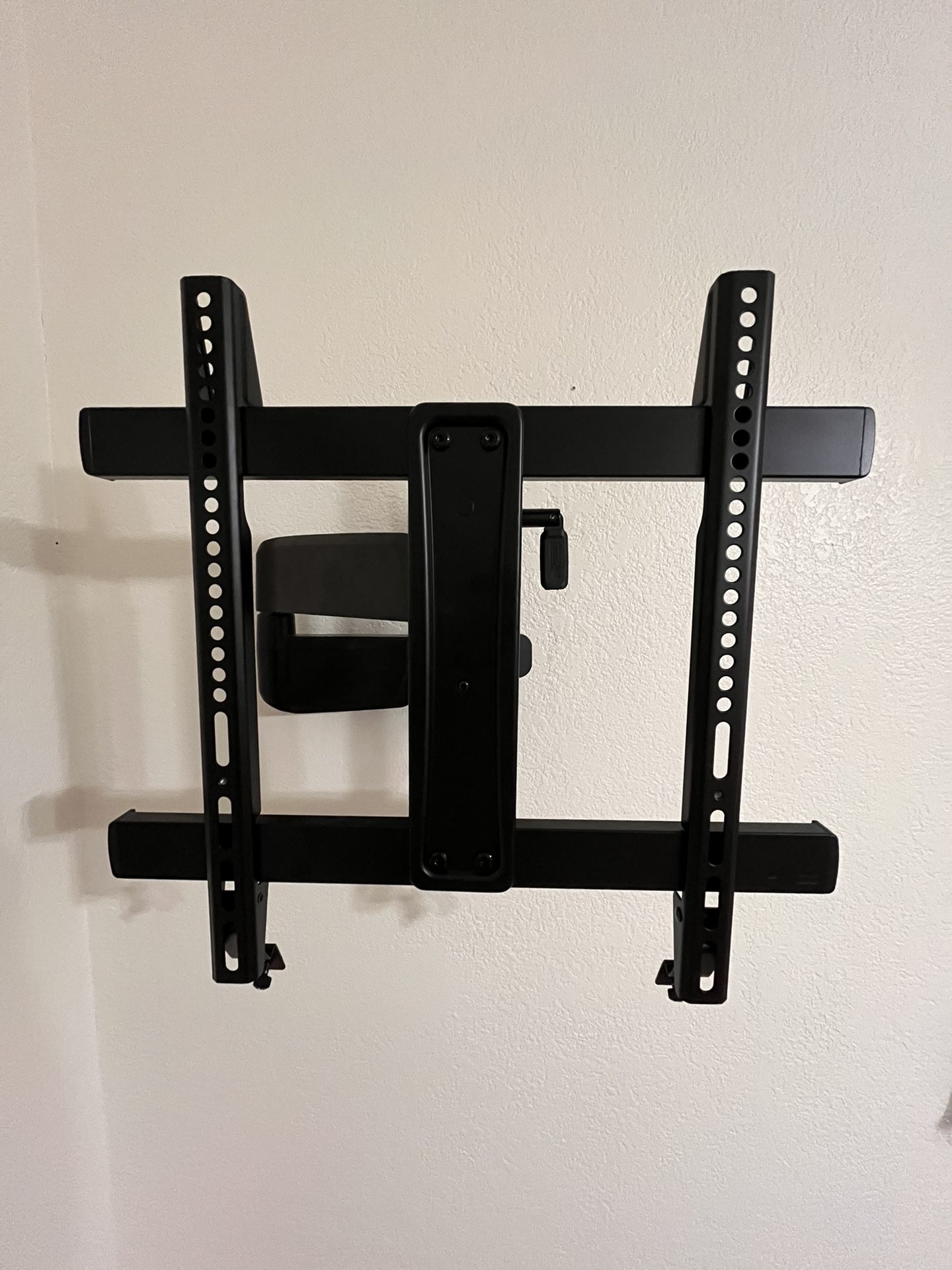 Tv Mount (24” To 55” TV)