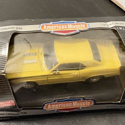 Camaro 1969 Ertl Collectibles 1:18 Scale Diecast - 1969 Chevrolet Camaro Z28 American Muscle Collectible Series 