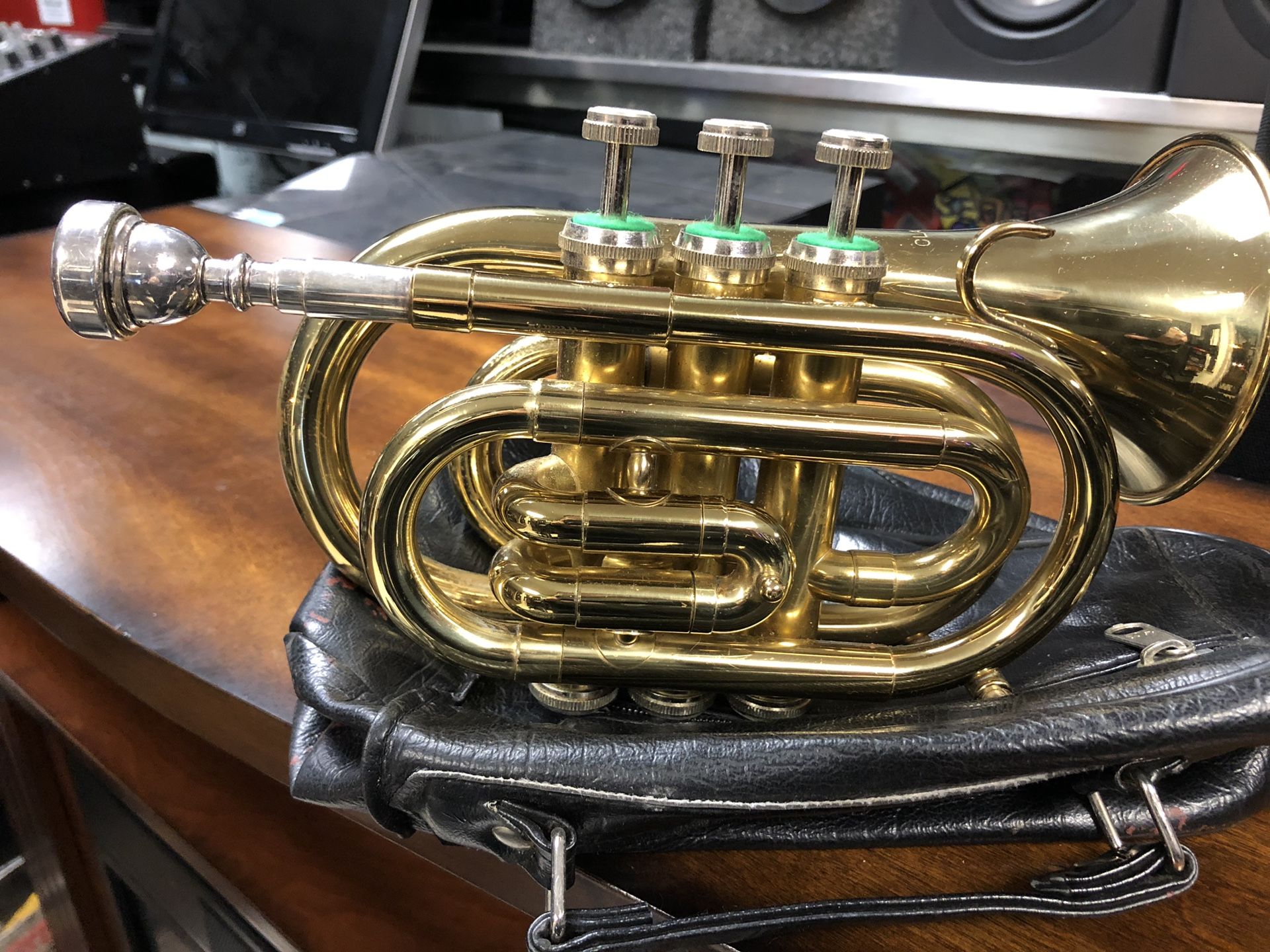 Piccolo trumpet with carrying bag