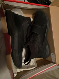 Pumas (size 9)