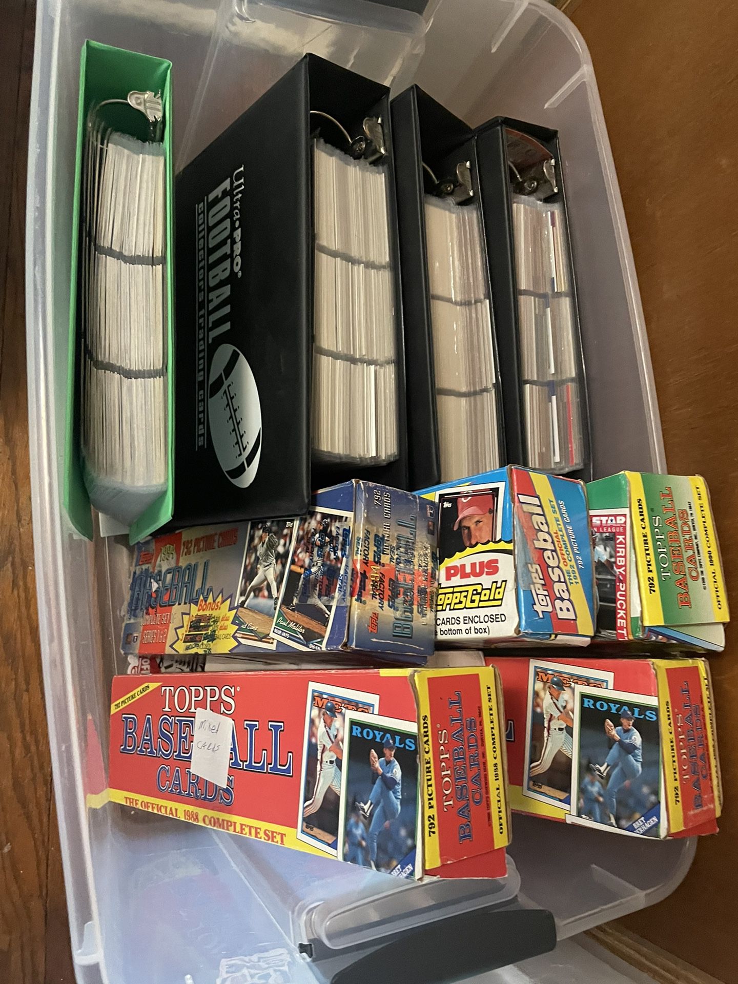 Thousands Of Sports Cards 