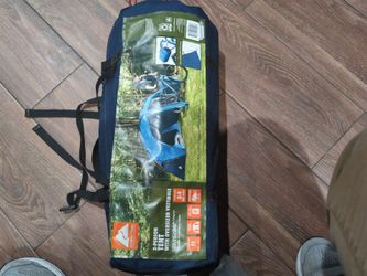 2 person  tent with overside vestibule floor size 6.8x4.11shade areasq84ft$45 new nueva