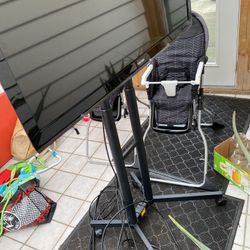 Toshiba 46SL412U 46-Inch 1080p 120 Hz LED-LCD HDTV Stand