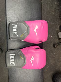 Woman’s boxing gloves
