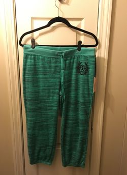 Juicy couture women’s velvet crop pants size medium.