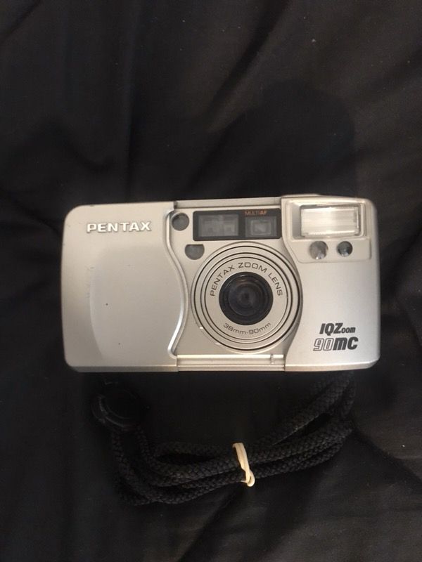 Pentax IQZOOM 90mc 35mm point and shoot film camera