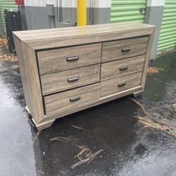 Bedroom Set (Great Condition) 