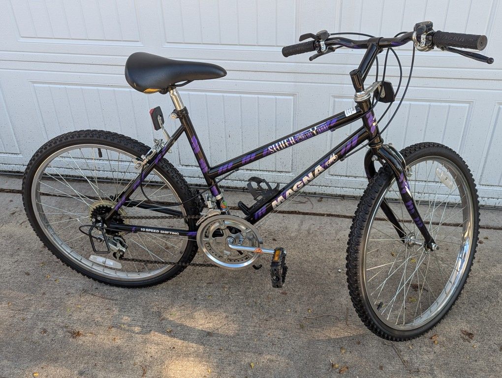 Magna Silver Canyon 10-Speed Mountain Bike — Excellent Condition!