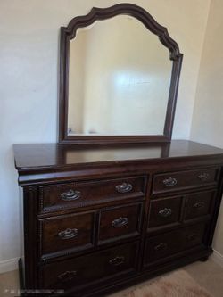 Queen bedroom set