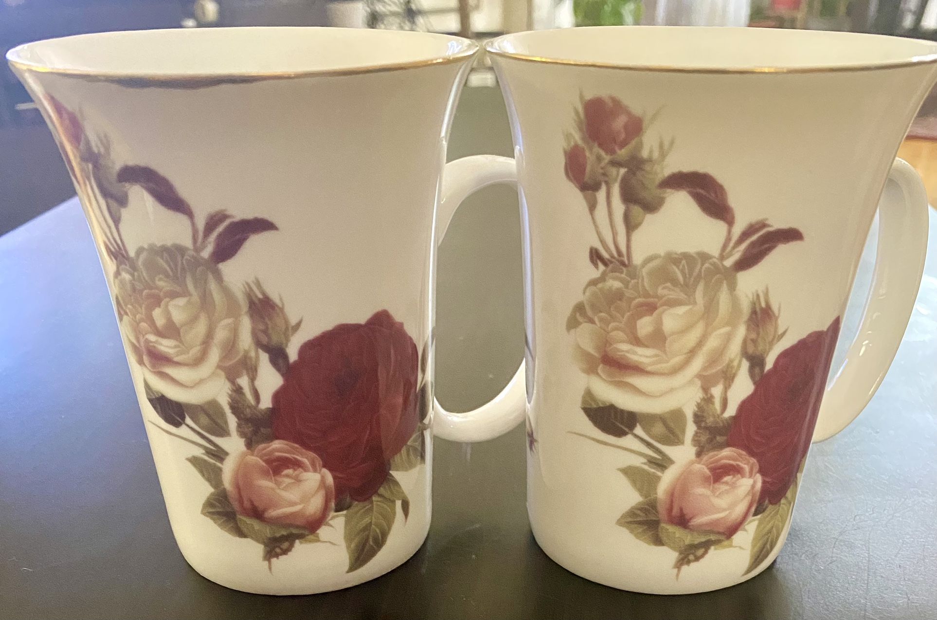Grace’s Teaware Roses Mug Set