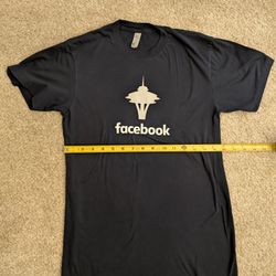 Facebook Seattle T-shirt Men's Small 