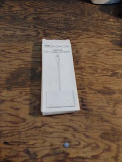 Lightning to camera card reader