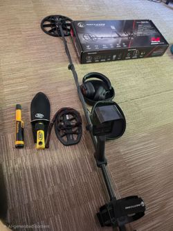 Minelab Manticore Metal Detector Bundle