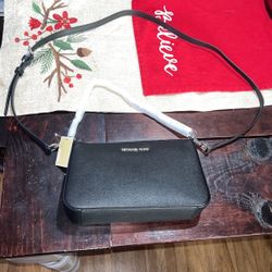 Michael Kors Black Jet Set Cross Body Bag/ Pouchette