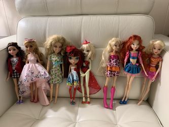 8 Dolls