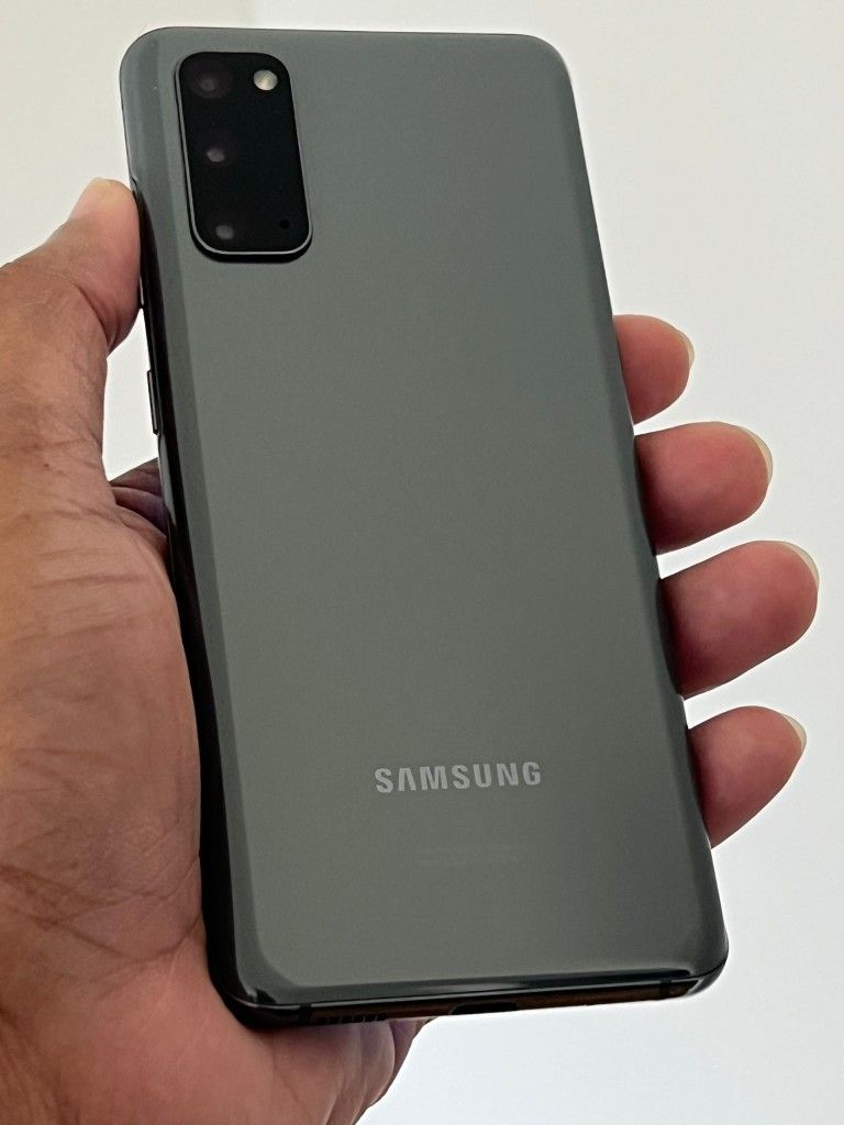 Samsung Galaxy S20 , Unlocked for all Company Carrier , Excellent