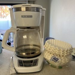 Coffeemaker + free coffee filters