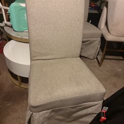 Table with the grey chair pure marmol