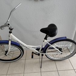 Cruiser Bicycle. As Is . You need to put the screw seen in the photo in place