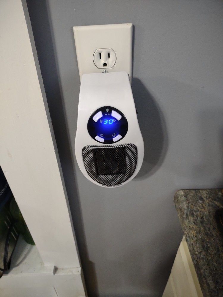 2 Small Room And Under The Desk Heaters Brand New