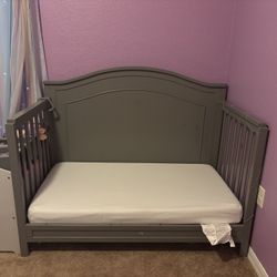 Delta 5 In 1 Crib With Mattress And Mattress Protector 